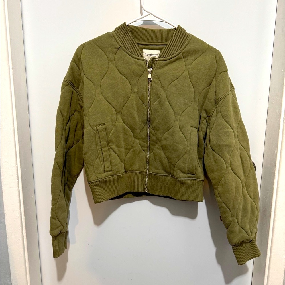 Abercrombie & Fitch Quilted Bomber Jacket